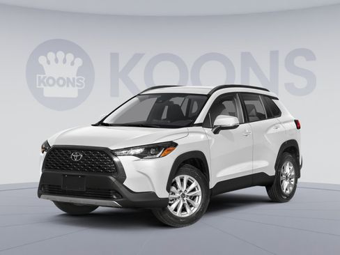 Used 2023 Toyota Corolla Cross LE image 1