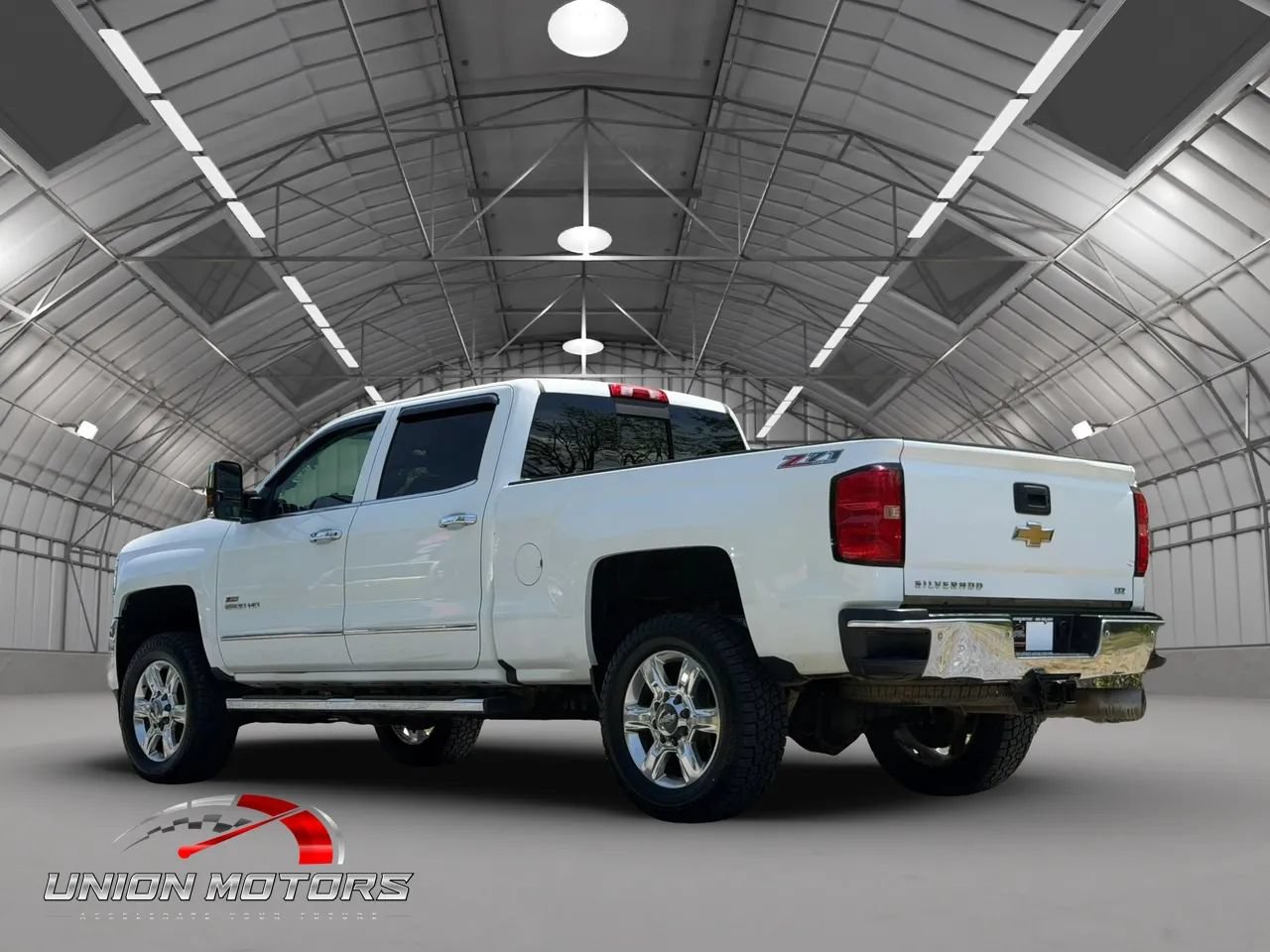 Used 2017 Chevrolet Silverado 2500 LTZ w/ Duramax Plus Package AWD/4WD image 4