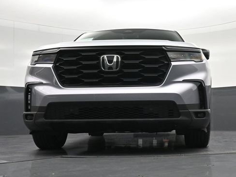 Used 2025 Honda Pilot Sport image 30