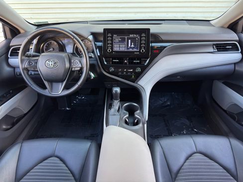 Used 2021 Toyota Camry SE FWD image 11