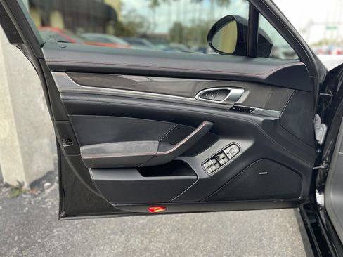Used 2015 Porsche Panamera GTS image 39