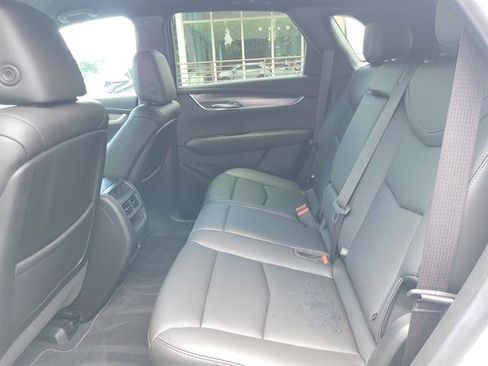 Certified 2022 Cadillac XT5 Luxury FWD image 8