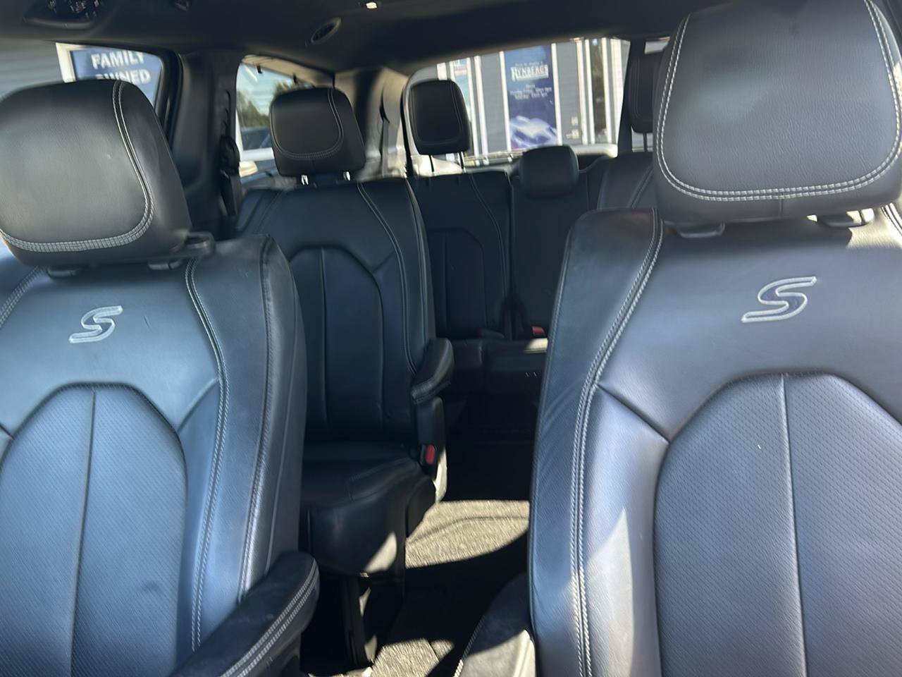 Used 2019 Chrysler Pacifica Touring-L w/ Advanced Safetytec Group FWD image 23