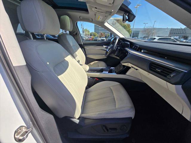 Used 2024 Audi Q8 e-tron Premium Plus w/ Premium Plus Package AWD/4WD image 11