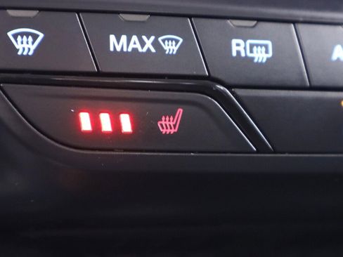 Used 2019 Ford Ranger XLT w/ Equipment Group 302A Luxury AWD/4WD image 25