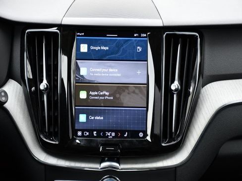 Certified 2025 Volvo XC60 B5 Plus image 24