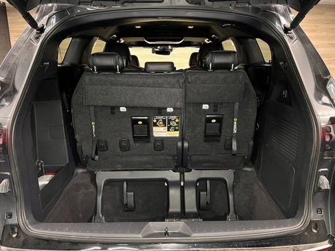 Used 2025 Toyota Sienna Platinum image 24