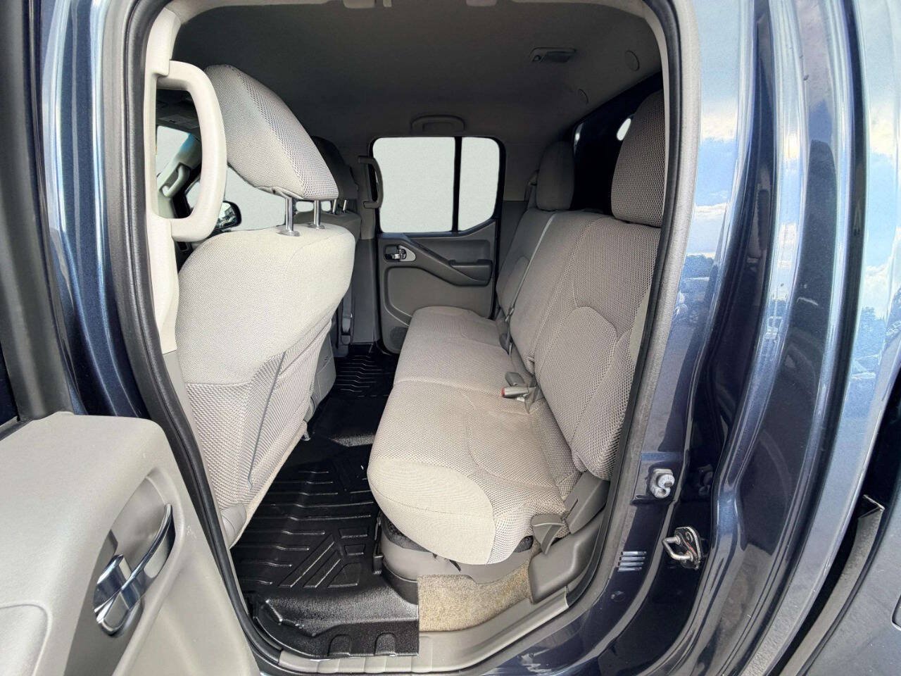 Used 2013 Nissan Frontier SV AWD/4WD image 22