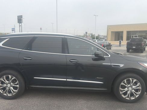 Used 2019 Buick Enclave Avenir image 5