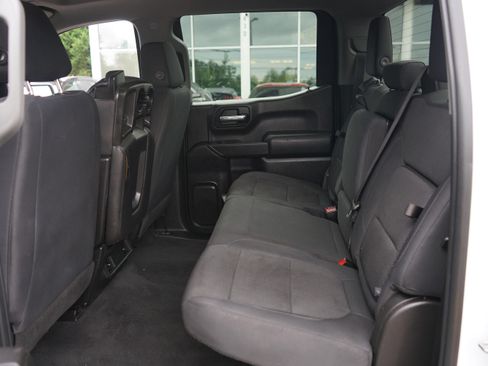 Used 2019 Chevrolet Silverado 1500 Custom Trail Boss w/ Custom Convenience Package AWD/4WD image 13