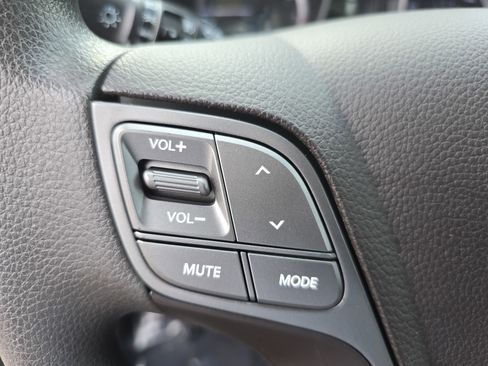 Used 2017 Hyundai Santa Fe Sport image 16