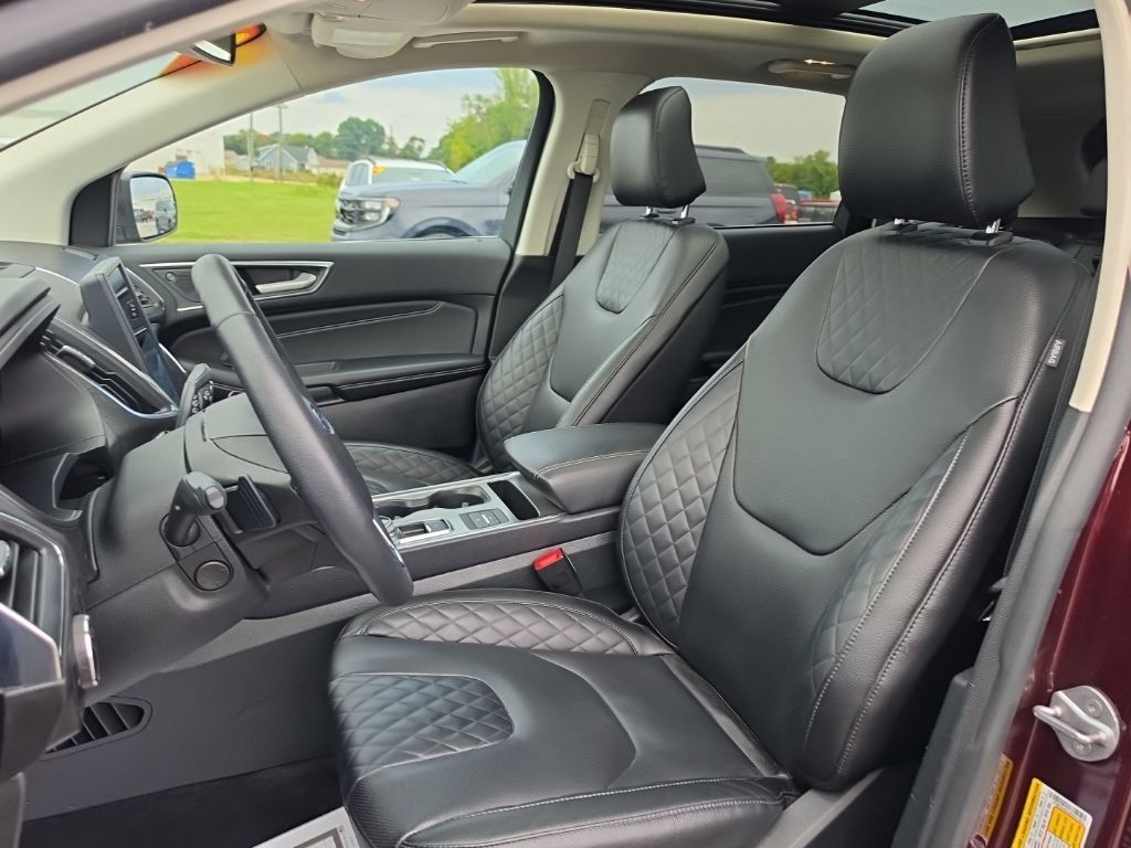 Used 2024 Ford Edge Titanium w/ Equipment Group 301A AWD/4WD image 18