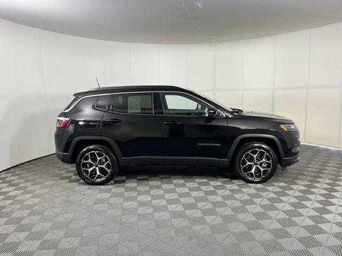 Used 2026 Jeep Compass Limited AWD/4WD image 8