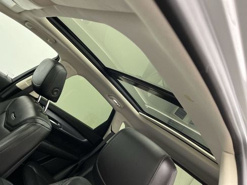 Used 2018 Cadillac XT5 Luxury AWD/4WD image 6