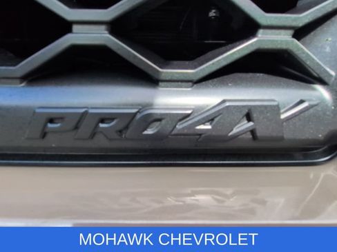 Used 2021 Nissan Titan PRO-4X w/ Pro-4x Convenience Package AWD/4WD image 33