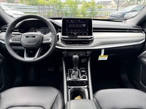 Used 2026 Jeep Compass Limited AWD/4WD image 8
