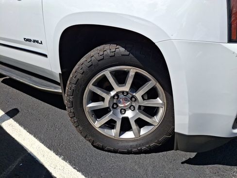 Used 2019 GMC Yukon Denali AWD/4WD image 11