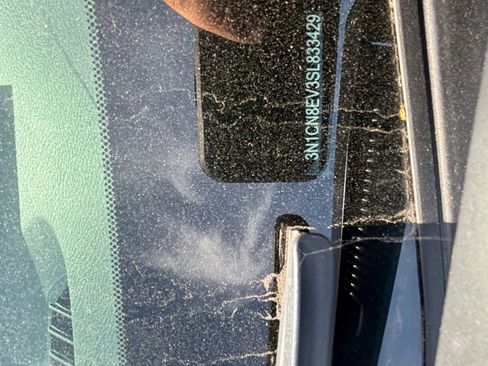 Used 2025 Nissan Versa SV image 9