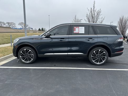 Used 2022 Lincoln Aviator Reserve w/ Equipment Group 201A image 7