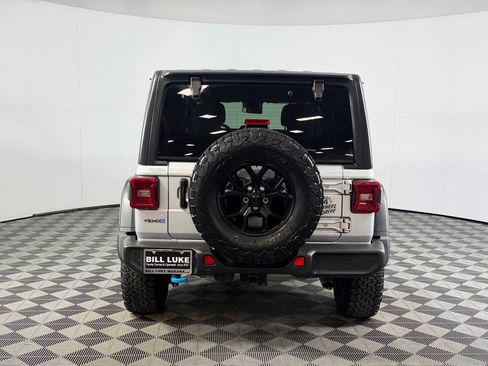 Used 2024 Jeep Wrangler Unlimited AWD/4WD image 9