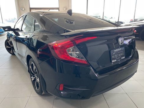 Used 2017 Honda Civic Touring image 5