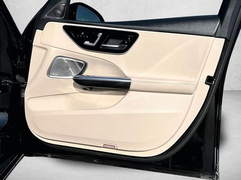 Used 2025 Mercedes-Benz C 300 Sedan image 19