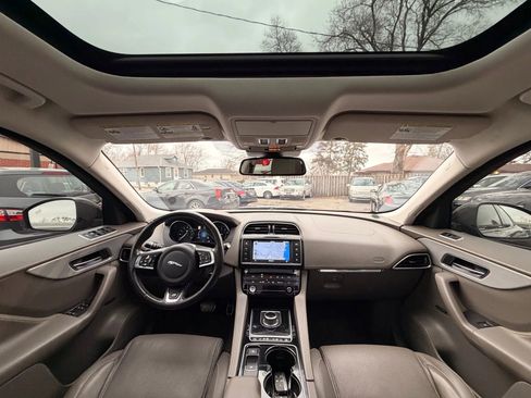 Used 2017 Jaguar F-PACE R-Sport image 2