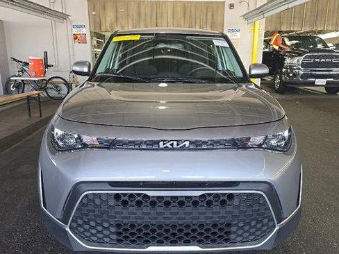 Certified 2025 Kia Soul LX w/ LX Technology Package FWD image 2