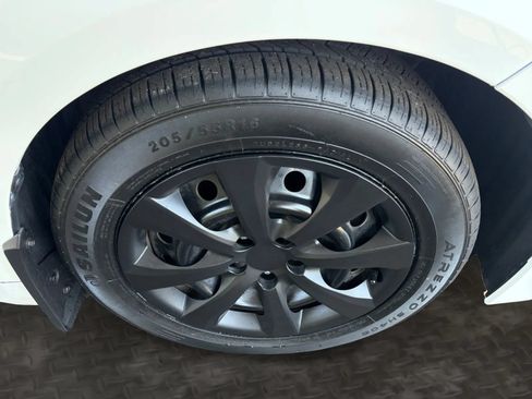 Used 2024 Toyota Corolla LE FWD image 36