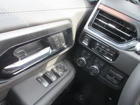 New 2026 GMC Yukon Denali w/ Denali Reserve Package image 19