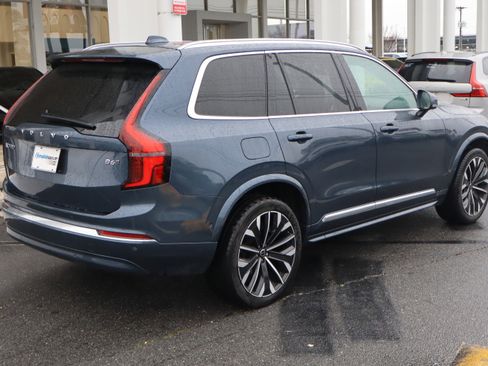 Certified 2025 Volvo XC90 B6 Plus image 10