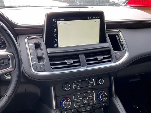 Used 2022 Chevrolet Suburban LT w/ Luxury Package image 7