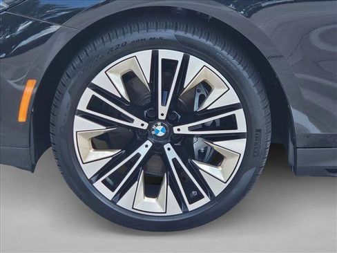 Used 2025 BMW 540i xDrive AWD/4WD image 25
