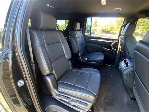 New 2026 Cadillac Escalade ESV 2WD w/ LPO, Floor Liner Package image 30