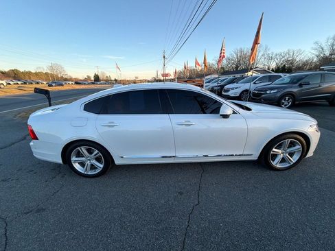 Used 2018 Volvo S90 T5 Momentum w/ Convenience Package image 11
