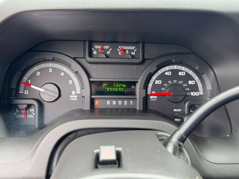 Used 2013 Ford E-350 and Econoline 350 Super Duty w/ PWR Group RWD image 17