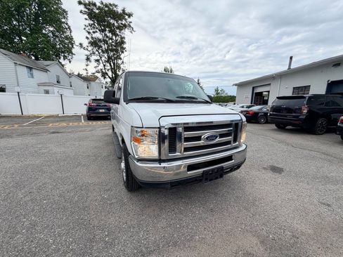 Used 2012 Ford E-350 and Econoline 350 XLT RWD image 4