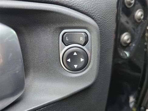 Used 2020 Jeep Wrangler Unlimited Sahara w/ Uconnect 4C Nav & Sound Group image 24