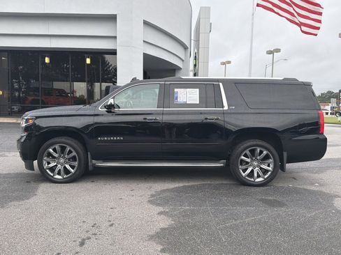 Used 2015 Chevrolet Suburban LTZ image 8
