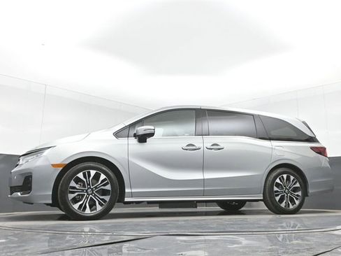 Used 2025 Honda Odyssey Elite image 48