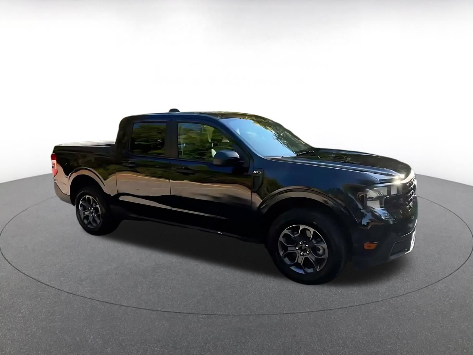 Used 2026 Ford Maverick XLT w/ Equipment Group 301A AWD/4WD image 2
