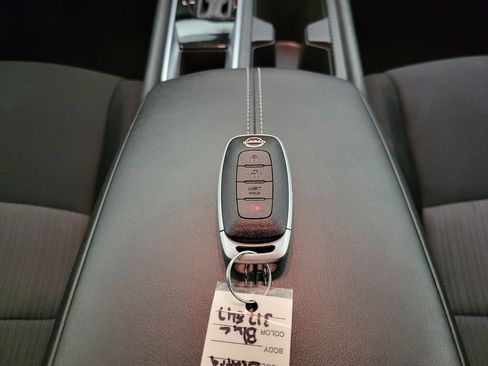 Used 2025 Nissan Sentra SV image 37