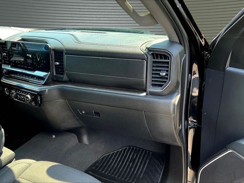 Used 2023 Chevrolet Silverado 1500 LT AWD/4WD image 18
