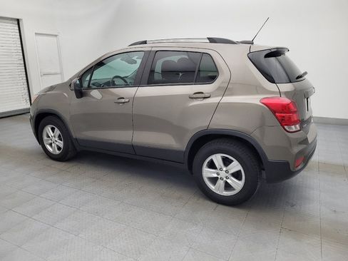 Used 2021 Chevrolet Trax LT w/ LT Convenience Package image 3
