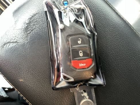 Used 2019 Jeep Wrangler Unlimited Sahara AWD/4WD image 40