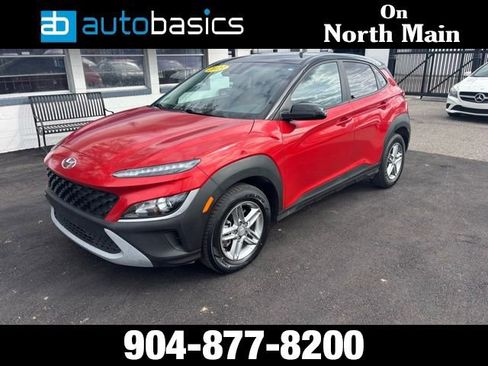 Used 2023 Hyundai Kona SE image 1