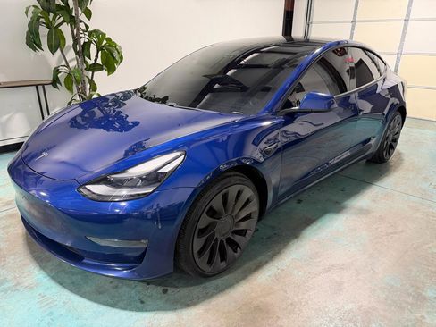 Used 2021 Tesla Model 3 Performance image 3
