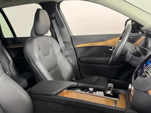 Certified 2025 Volvo XC90 T8 Plus w/ Protection Package Premier AWD/4WD image 2
