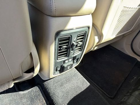 Used 2014 Jeep Grand Cherokee Limited w/ Trailer Tow Group IV AWD/4WD image 18