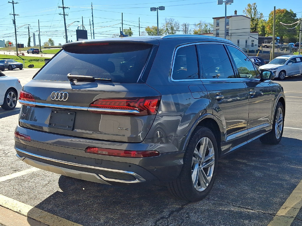 Used 2022 Audi Q7 3.0T Premium w/ Convenience Package AWD/4WD image 3